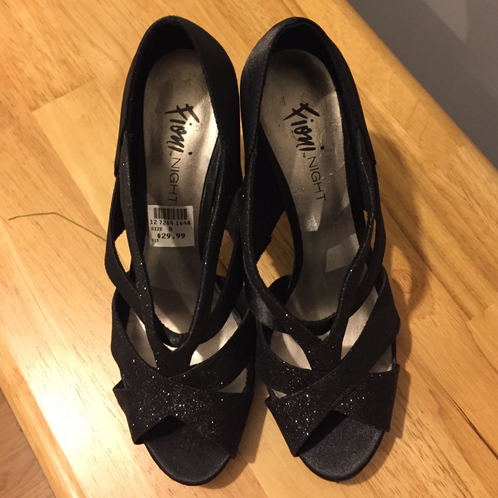 Fioni Night Halo Black Heels - Picture 3 of 6